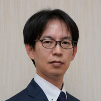 川邉 康平 先生